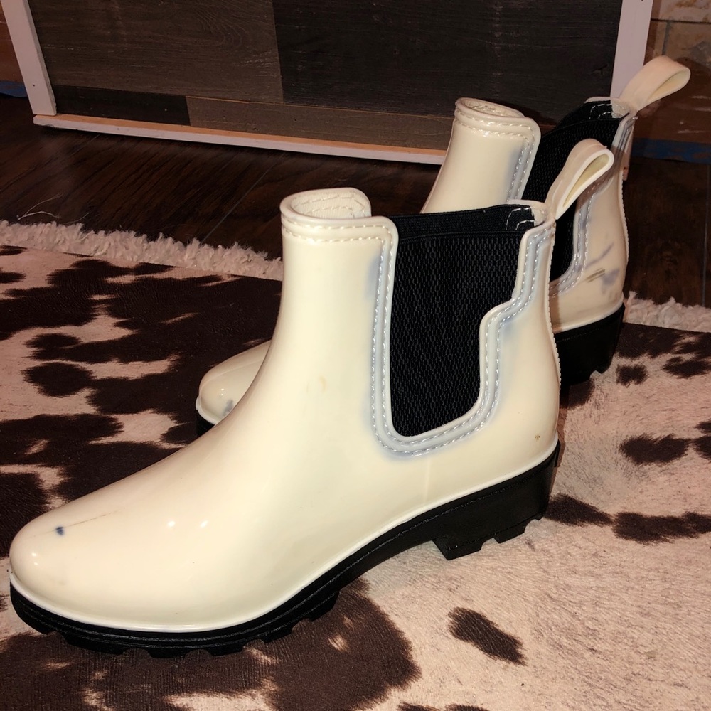Rain boots